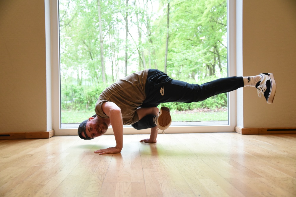 0210BreakdanceFreeze28102021