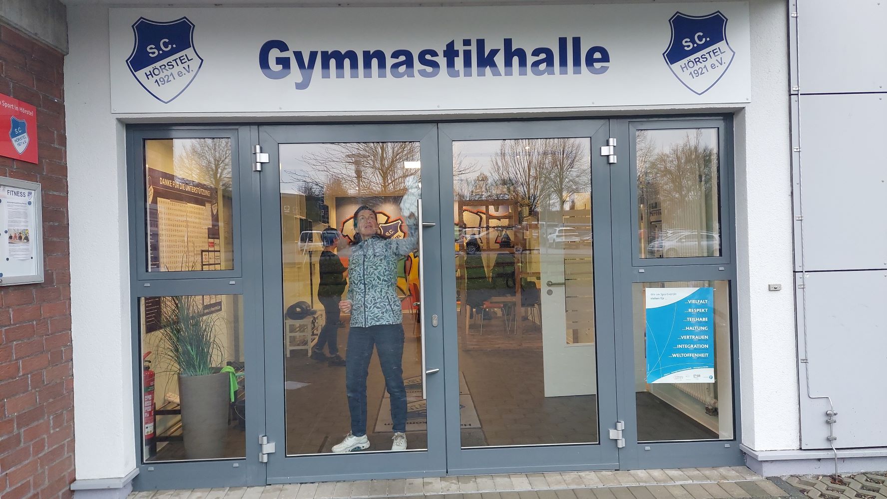 0266Einganggeputzt