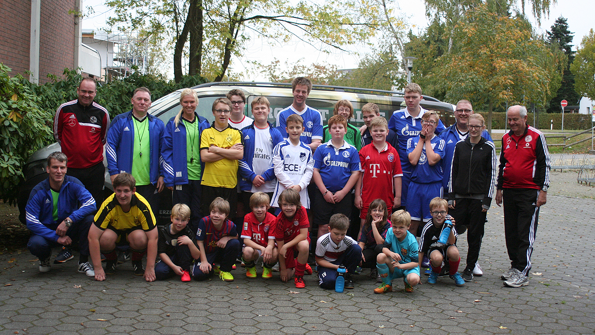 DFB-Mobil an der Harkenberghalle