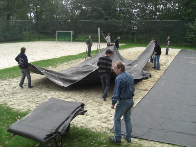 Arbeitseinsatz am Beachfeld