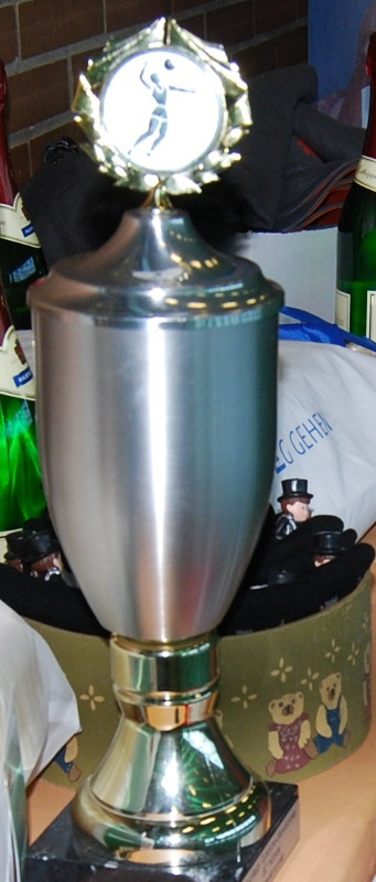 Der Pokal des Silvesterturniers