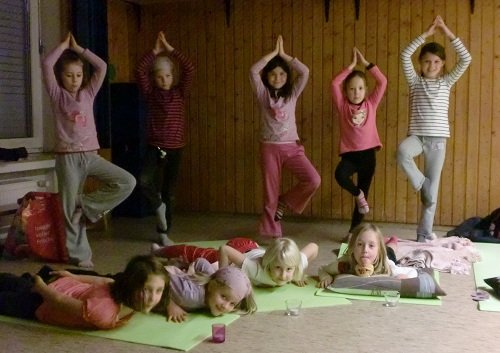Kinder-Yoga